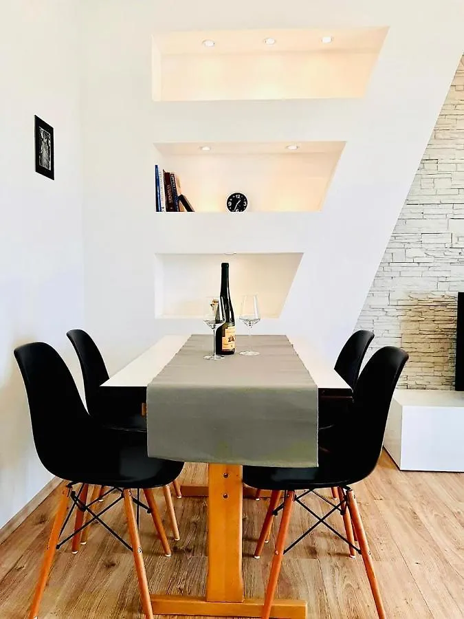 Apartments Viskic Supetarska Draga 0*,