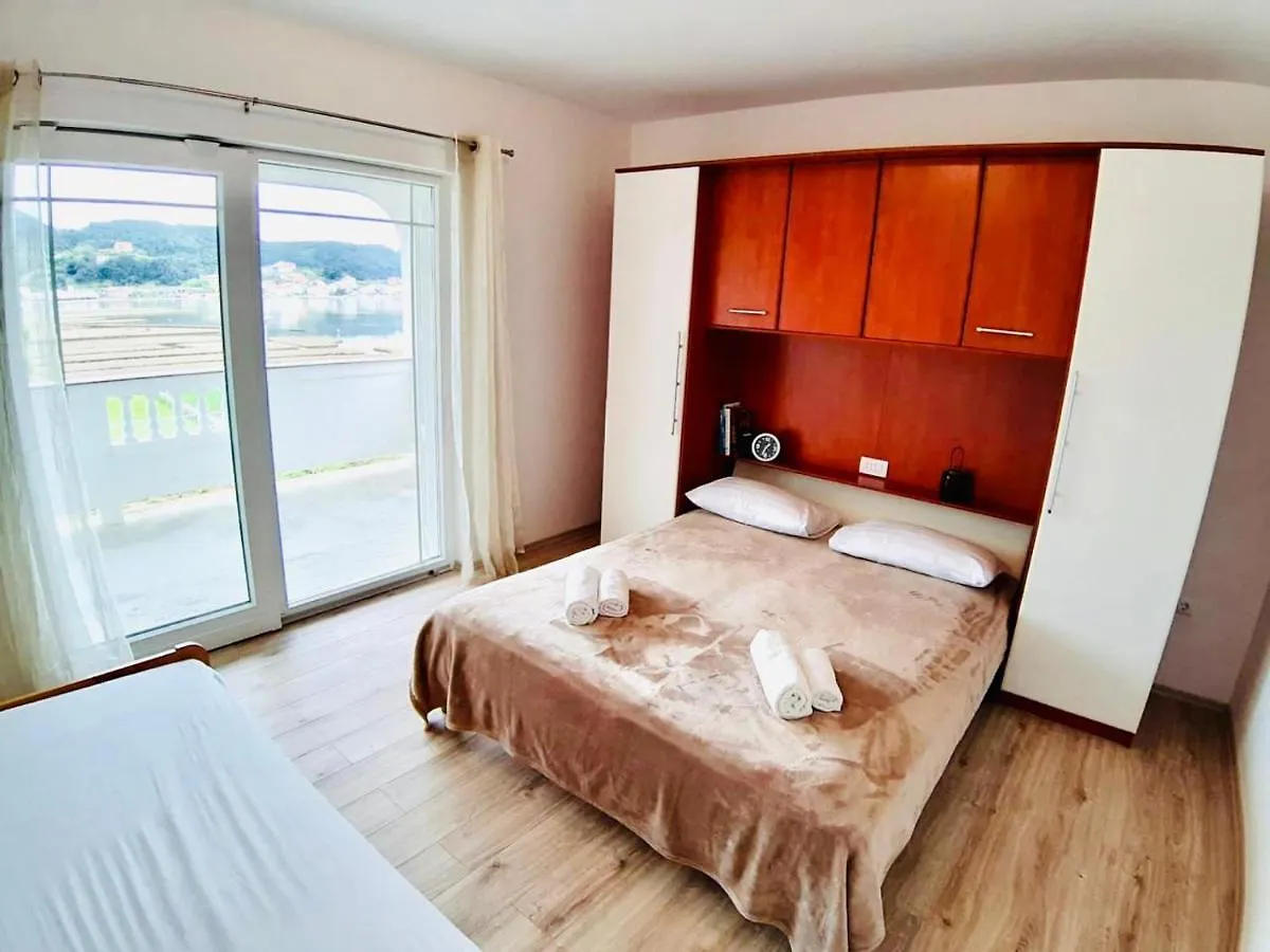 Apartments Viskic Supetarska Draga