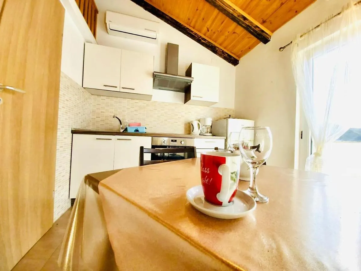 Apartments Viskic Supetarska Draga Croatia